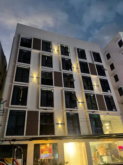 Capital O The Paradise International