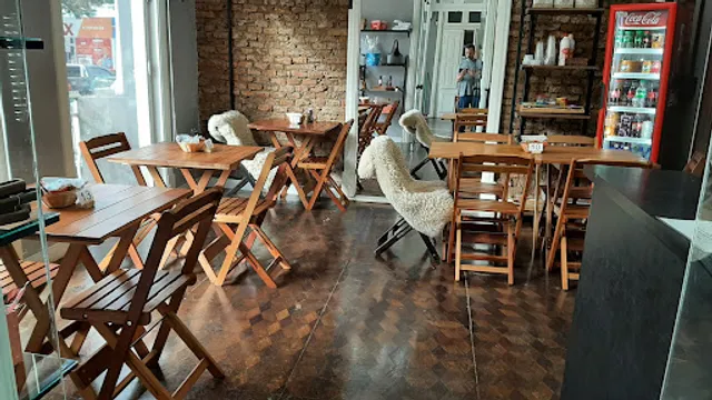 Colonial coffee house