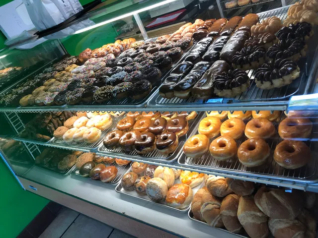 Happy Donuts Willits