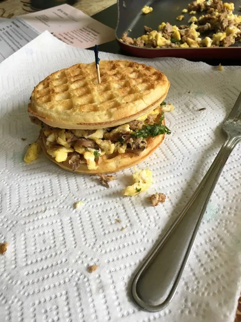 MUN-CHEEZ 704 Gourmet Soul Food & Catering