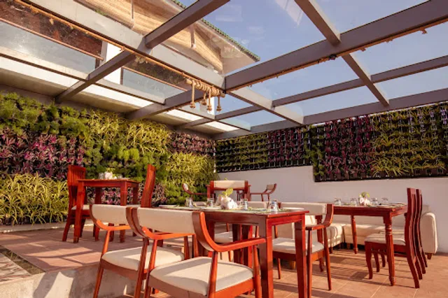 White Elephant Restaurant Anaikatti