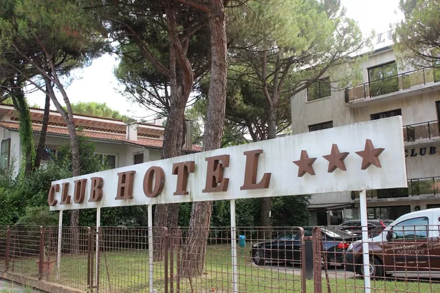 Club Hotel
