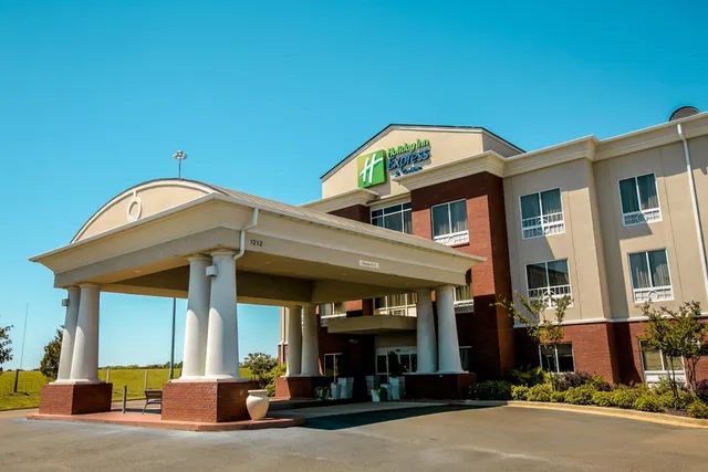 Holiday Inn Express & Suites Brookhaven by IHG