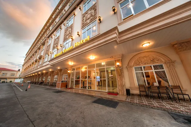 Grand Town Hotel Maros