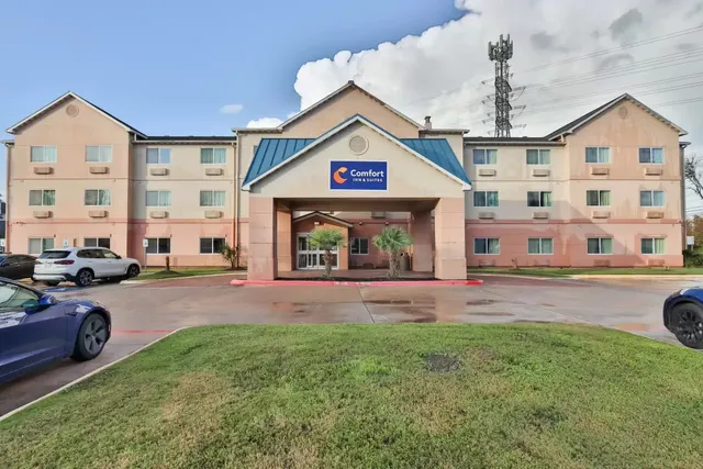 Comfort Inn & Suites