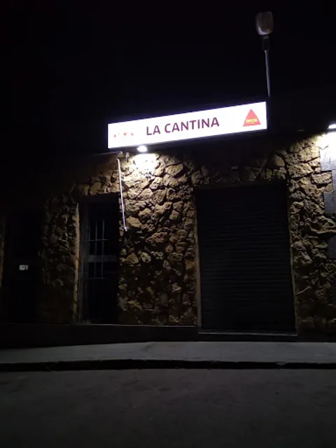 LA CANTINA