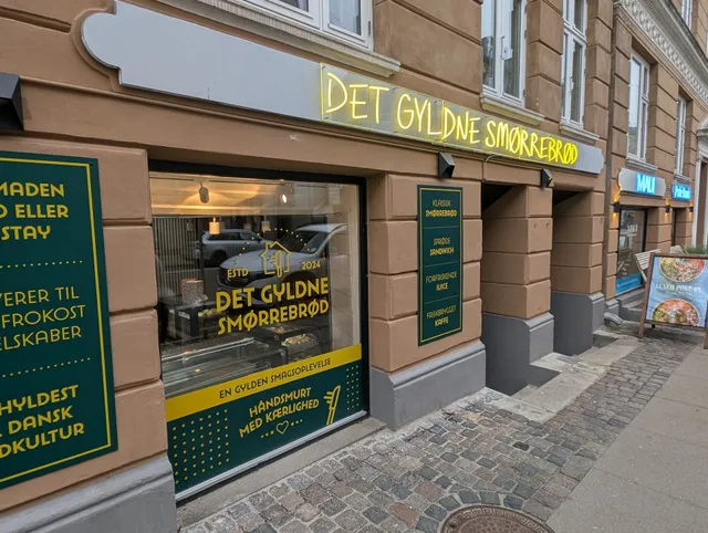 DET GYLDNE SMØRREBRØD