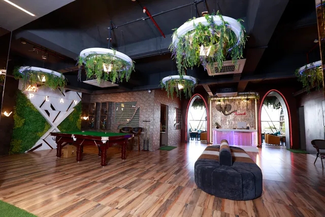 The Trunk Rooftop fine dine Restaurant Mathura | Best Cafe in Mathura | Best bar in Mathura