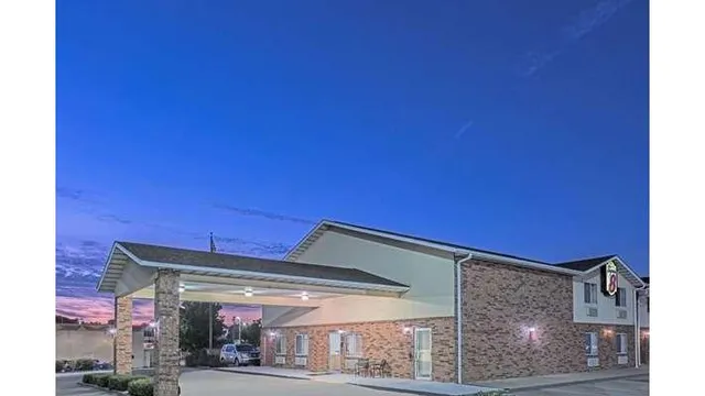 Super 8 by Wyndham Potosi