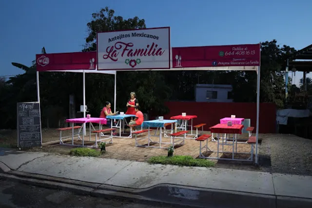 Antojitos Mexicanos La Familia