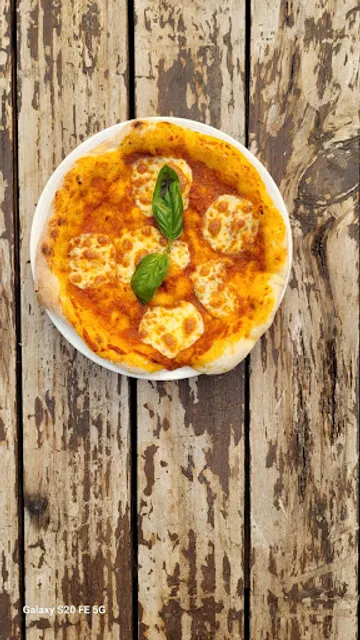 24 - Cafe & All day Diner