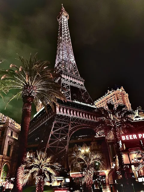 Siegel Suites Sahara