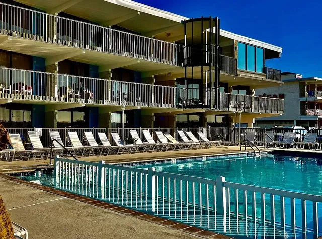 Le Boot Condominiums