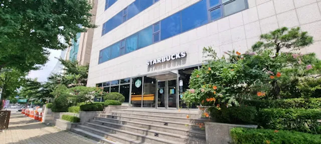 Starbucks Eulji Hospital Intersection