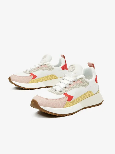 Перфоманс "Коллекционер" в Ташкенте