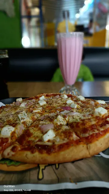 B13 Food Court, Mansa