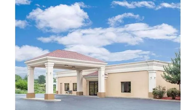 Super 8 by Wyndham Danville