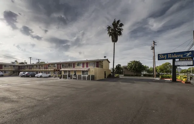Sky Riders Motel