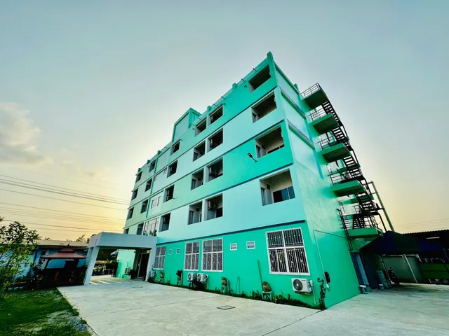 โรงแรม บุรีสะเตง์ (BureeSateng Hotel)