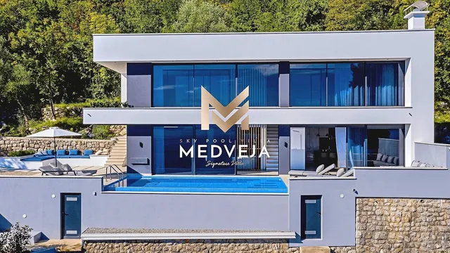 Sky Pool VILLA MEDVEJA