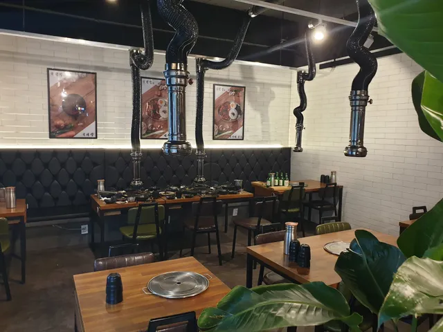 Starbucks Yeoksam Intersection