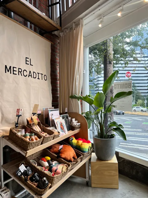 Bonito Café y Mercadito