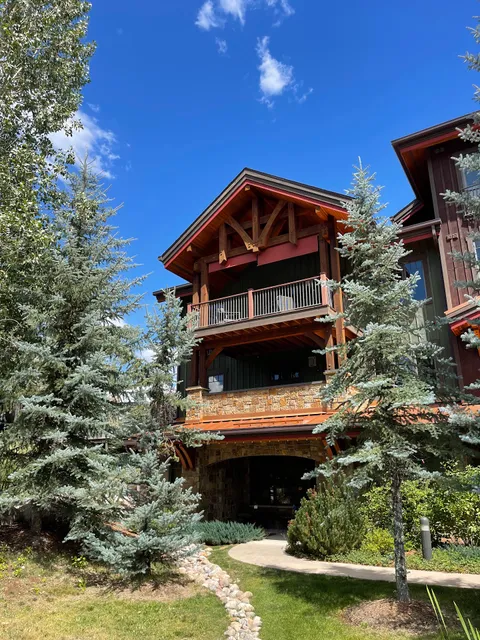 Bear Lodge Trappeur's Crossing Resort