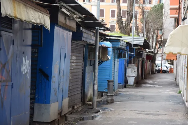 Mercato dell'Alberone ponte Lungo