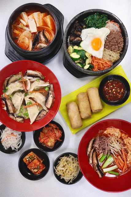 Egg rolls 여자 and more