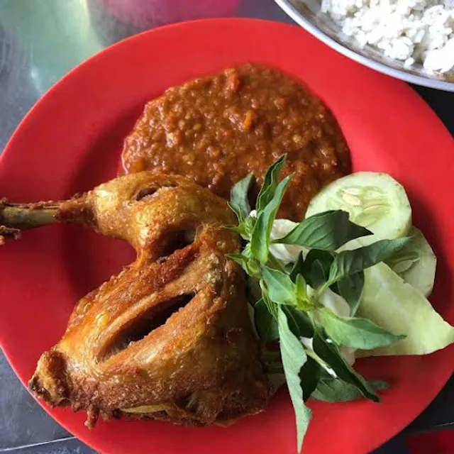 ayam dan bebek goreng purnama