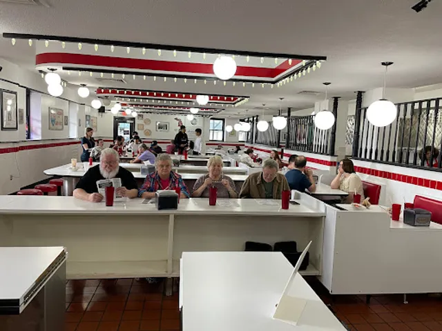 The Parlour Restaurant & Creamery