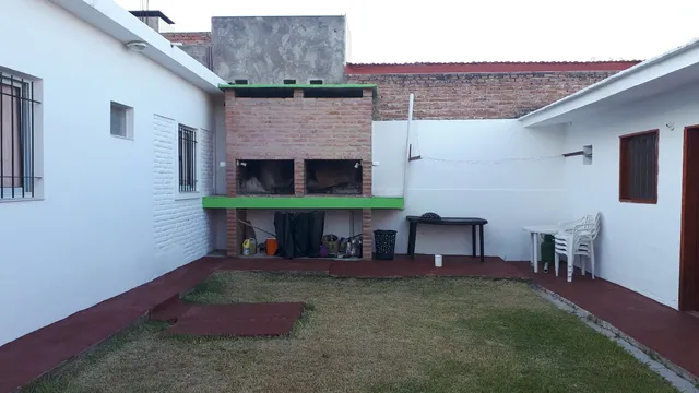 Departamentos López Merlo son solo 2 departamentos a 3 cuadras del centro de mina Clavero y a 5 cuadras del balneario los elefantes. Cuentan con wifi ropa de cama y cocina equipado ventiladores patio con asadores y cochera cubierta.ventiladores