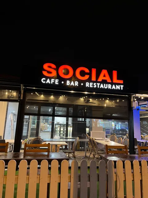 Social Cafe Restaurant
