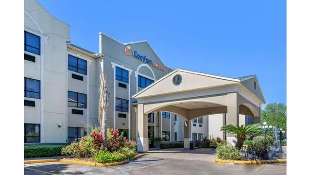 Comfort Suites - Near the Galleria