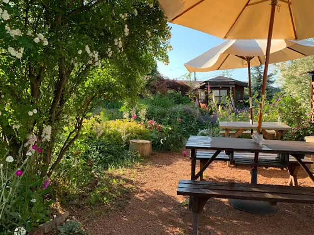 Mitsubachi Garden Cafe