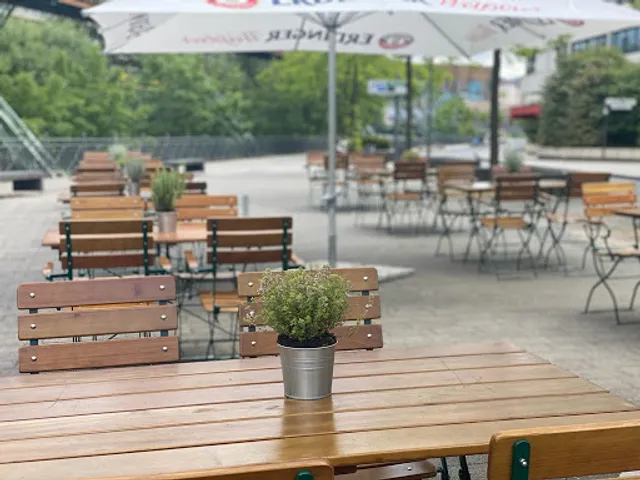 Island - Café, Bar & Essen