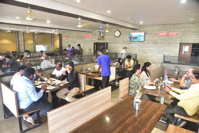 HOTEL PARIVAR GARDEN