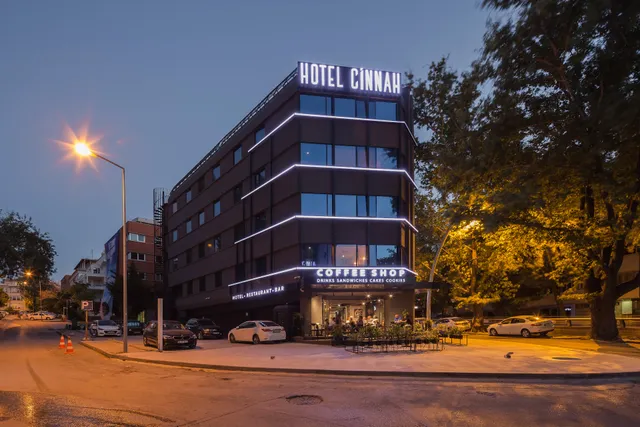 Hotel Cinnah
