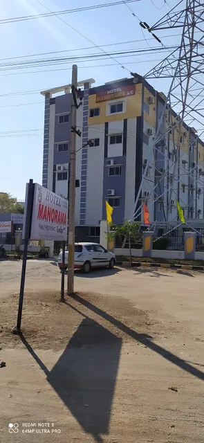 OYO 41617 Hotel Manorama Inn