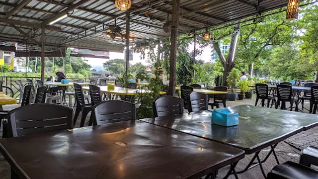 AZ Restaurant Thai Seafood