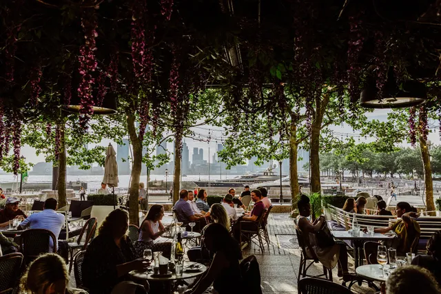 Bistro at Le District