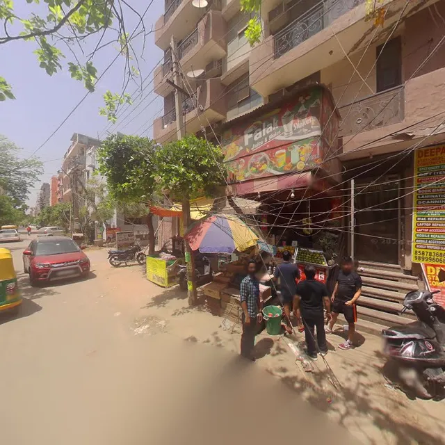 Zaika Kathi Roll & Momos