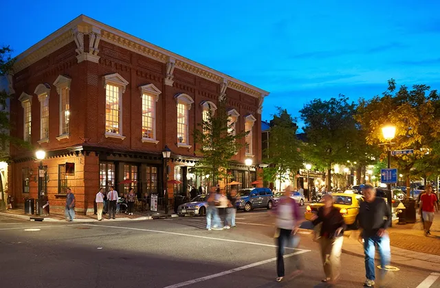 Alexandria Visitor Center (Ramsay House)