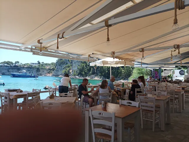 Restaurant Akrogiali | Ελληνική - Μεσογειακή κουζίνα