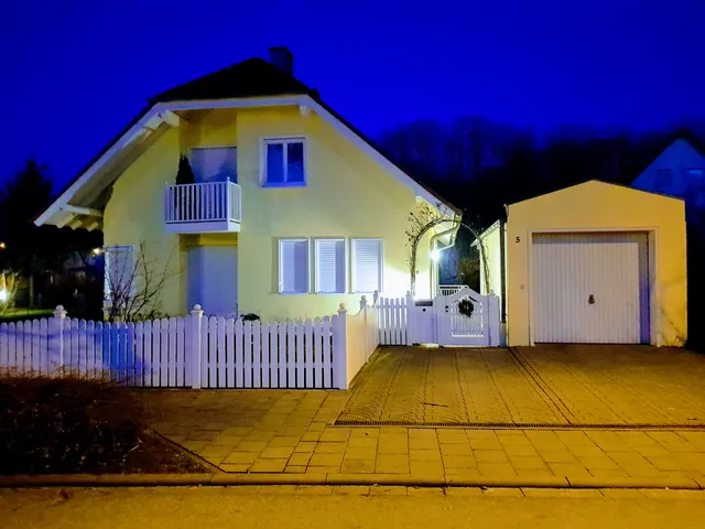 Holiday Apartment Rosengarten Hallstadt