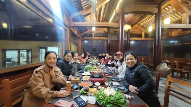 Nhà Hàng Vạn Xuân