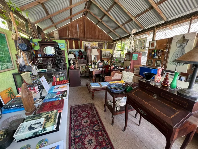 Holders House Farmers Market