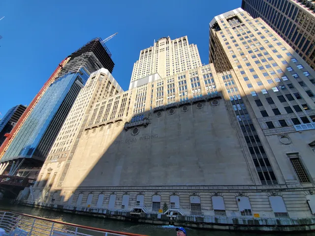 Chicago Water Taxi - Riverside Plaza