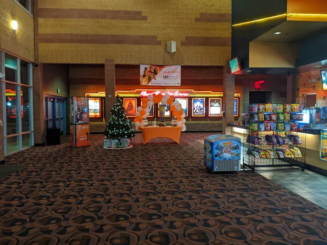 Regal Hollywood - Merced