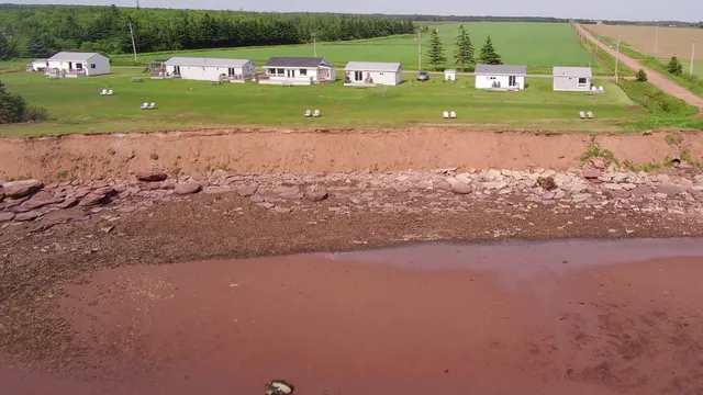 Cottages on PEI - PEI cottage rentals - Oceanfront- Text for best rates :)